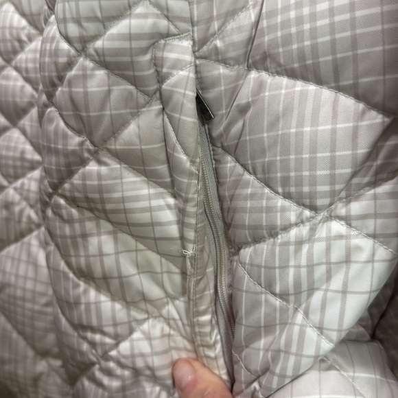 Eddie Bauer Women's Light Gray Quilted Puffer Jacket SZ XLT Tall Flaw plaid down - Picture 3 of 9